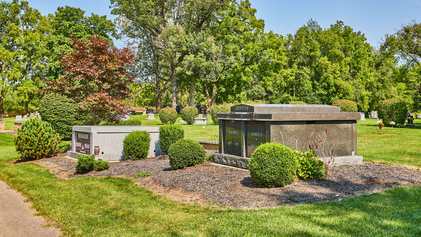 Gardens Of Memory Funeral Home Muncie Indiana 