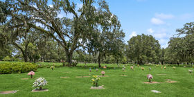 Cemetery grounds at Hardage-Giddens Oaklawn Chapel & Oaklawn Cemetery